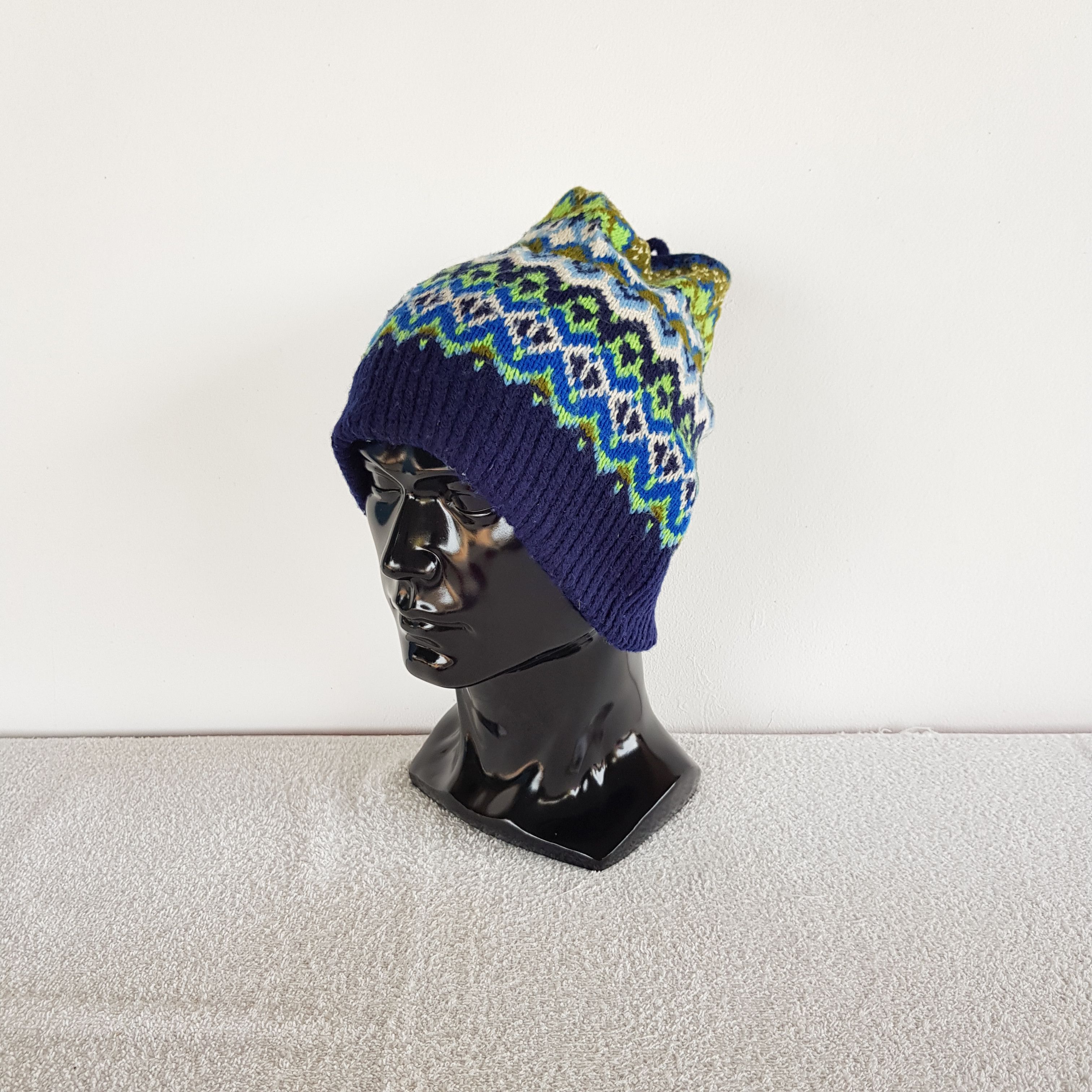 Japanese Brand Vintage Japanese Psychedelic Beanie Motif Snow Caps Hats Size ONE SIZE - 1 Thumbnail