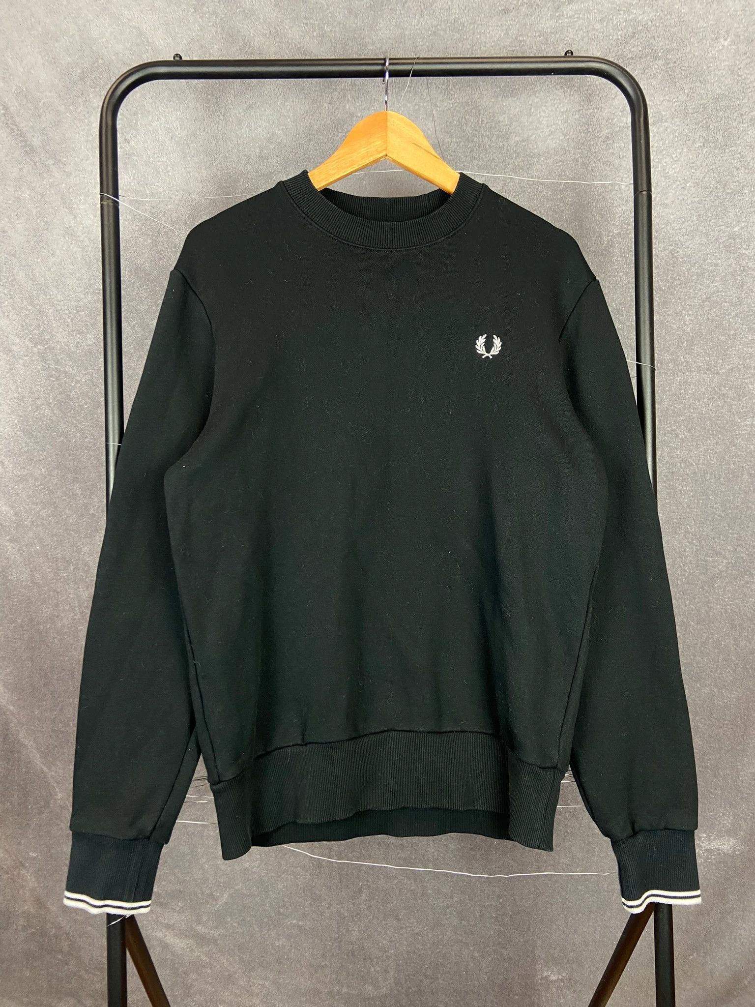 Fred Perry Fred Perry Black Sweatshirt M Minimal Logo Essential Size US M / EU 48-50 / 2 - 1 Thumbnail