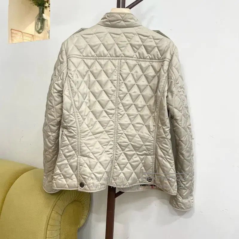 Burberry Burberry Quilted Beige Short Winter Jacket. Size M / US 6-8 / IT 42-44 - 2 Thumbnail