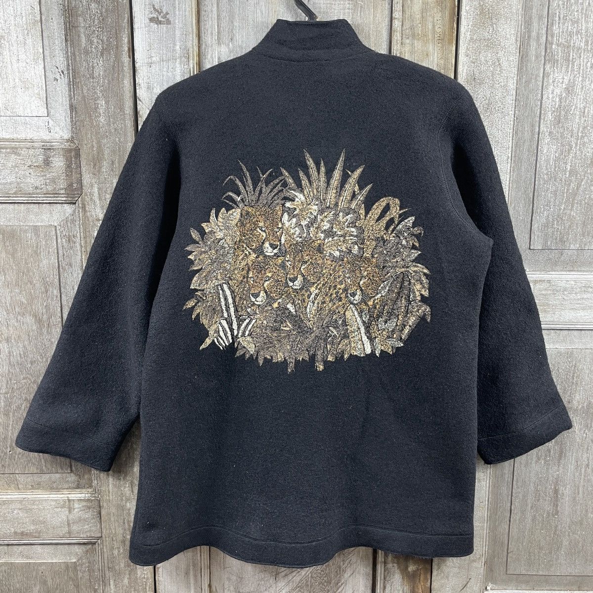 Japanese Brand × Vintage Vintage Vernal Tiger Printed Logo Wool Coat Size US M / EU 48-50 / 2 - 2 Thumbnail