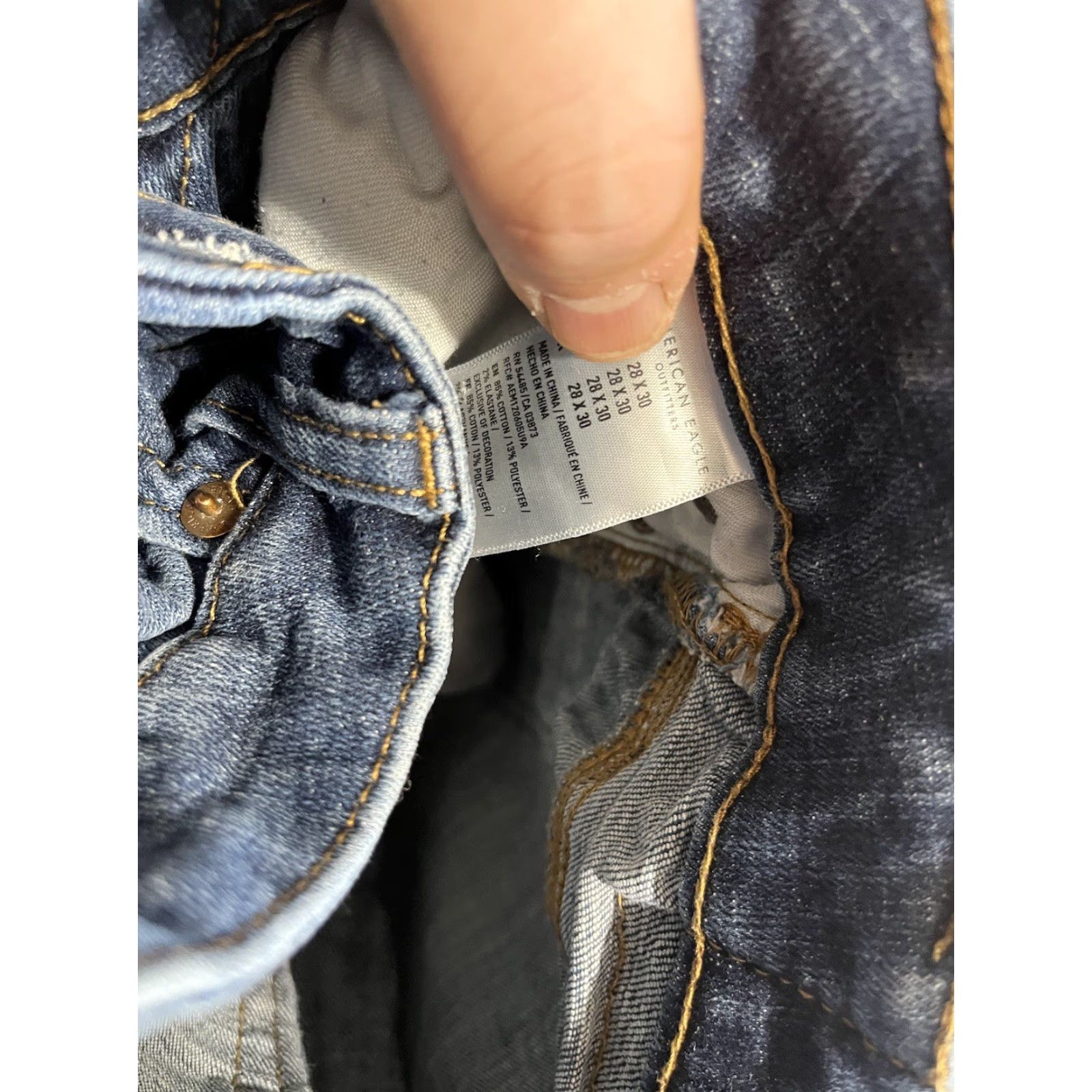 American Eagle Outfitters American Eagle Outfitters Jeans Mens Slim 38 Blue Distressed Denim 5-Pocket Straight Inseam 32 Cotton Blend Elastodiene Polyester Blend Shirt? Size US 38 / EU 54 - 6 Thumbnail