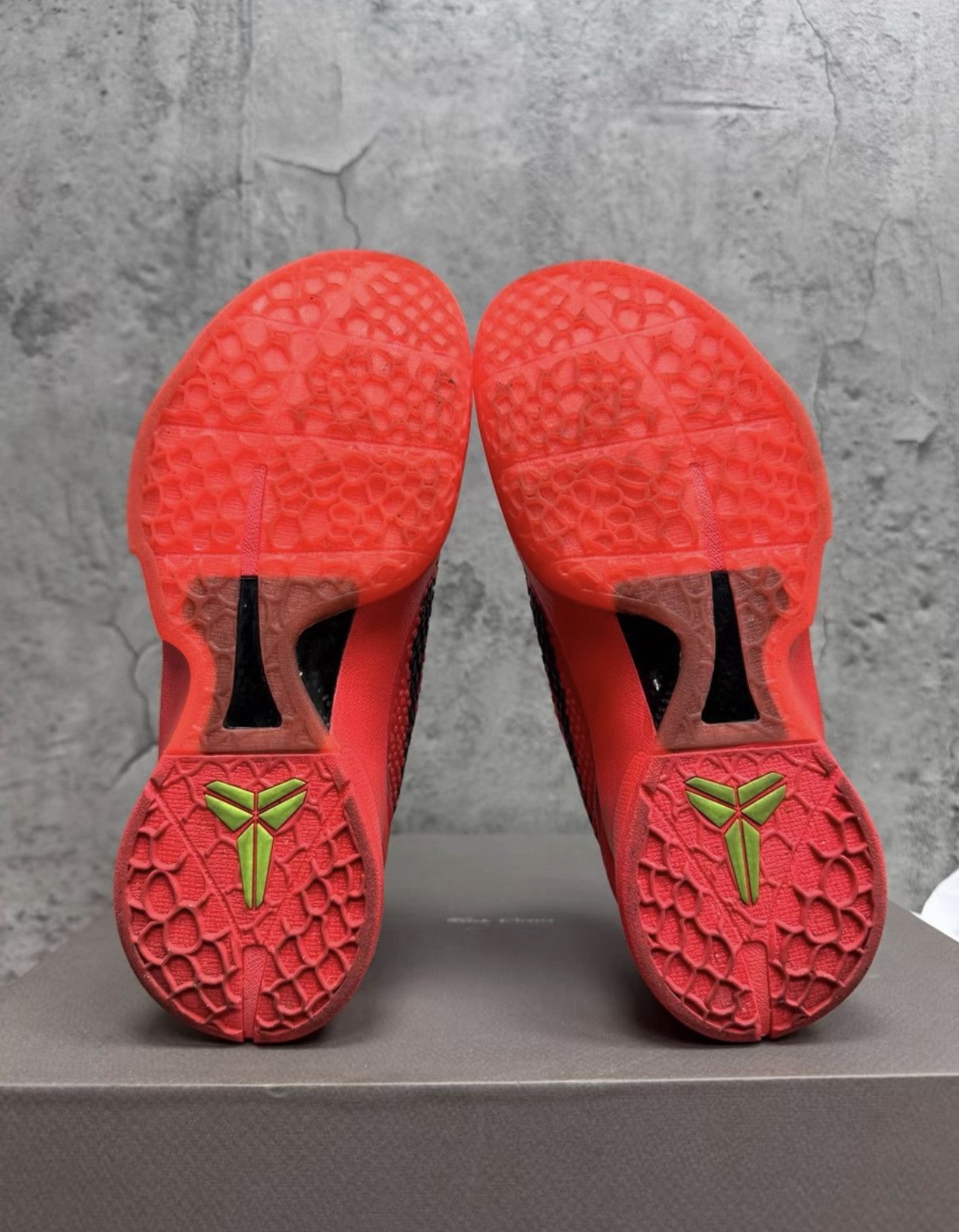 Nike Nike Kobe 6 Reverse Green Hornet FV4921-600, Red & Green K37 Size US 8 / EU 41 - 2 Thumbnail