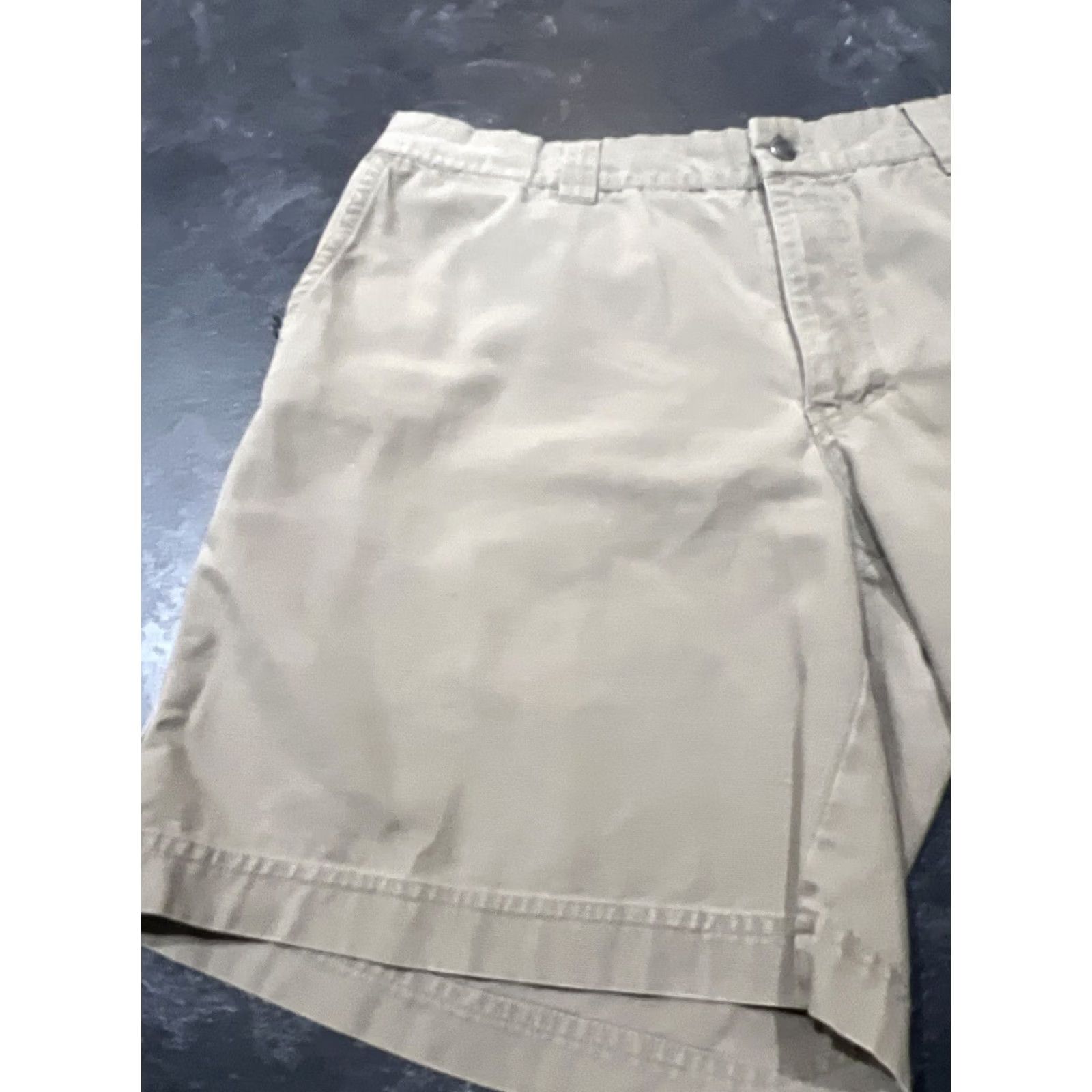Vintage Columbia Cargo Shorts Mens Beige 36W 8L Cotton Flat Front Pockets Logo Casual Outdoor Regular Size 36-Inch 8-Inseam Size US 36 / EU 52 - 2 Thumbnail
