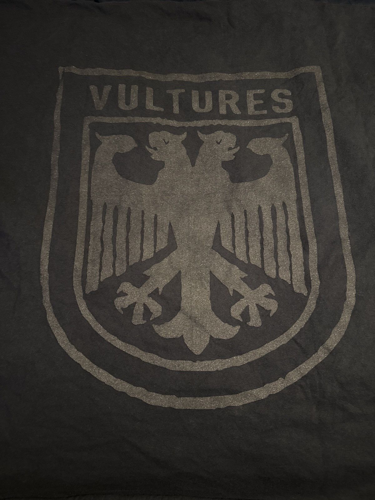 Yeezy Vultures Tee Size US XL / EU 56 / 4 - 2 Thumbnail