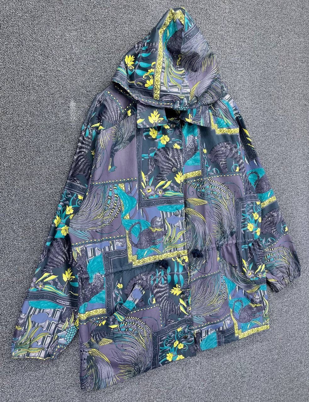 Salvatore Ferragamo × Vintage Vintage Salvatore Ferragamo Luxury Design Light Jacket Size US M / EU 48-50 / 2 - 2 Thumbnail