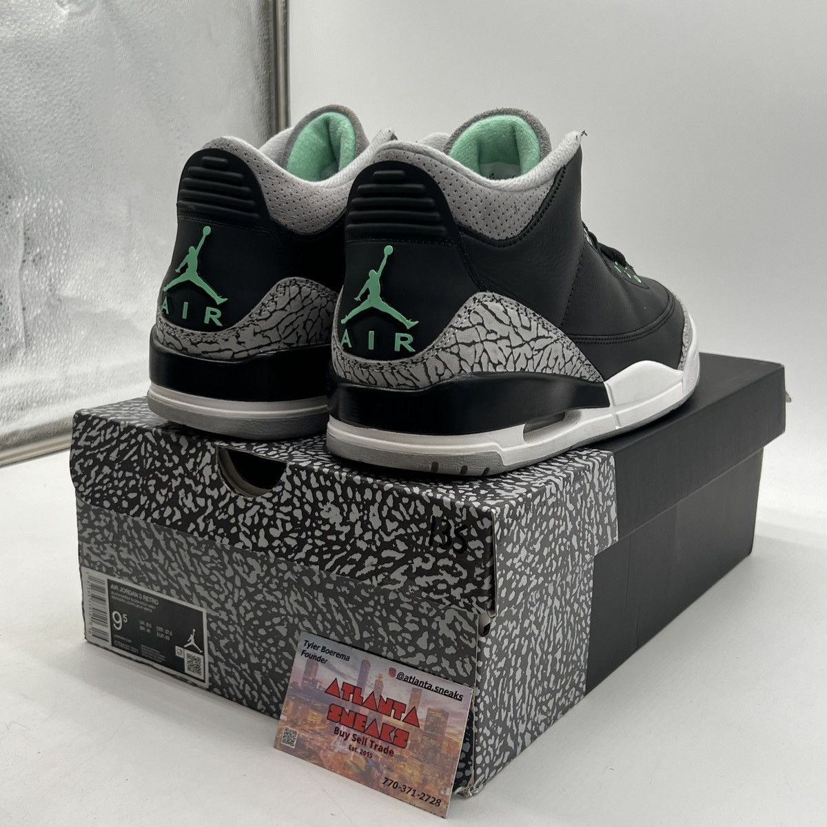 Jordan Brand Air Jordan 3 green glow Size US 9.5 / EU 42-43 - 5 Thumbnail