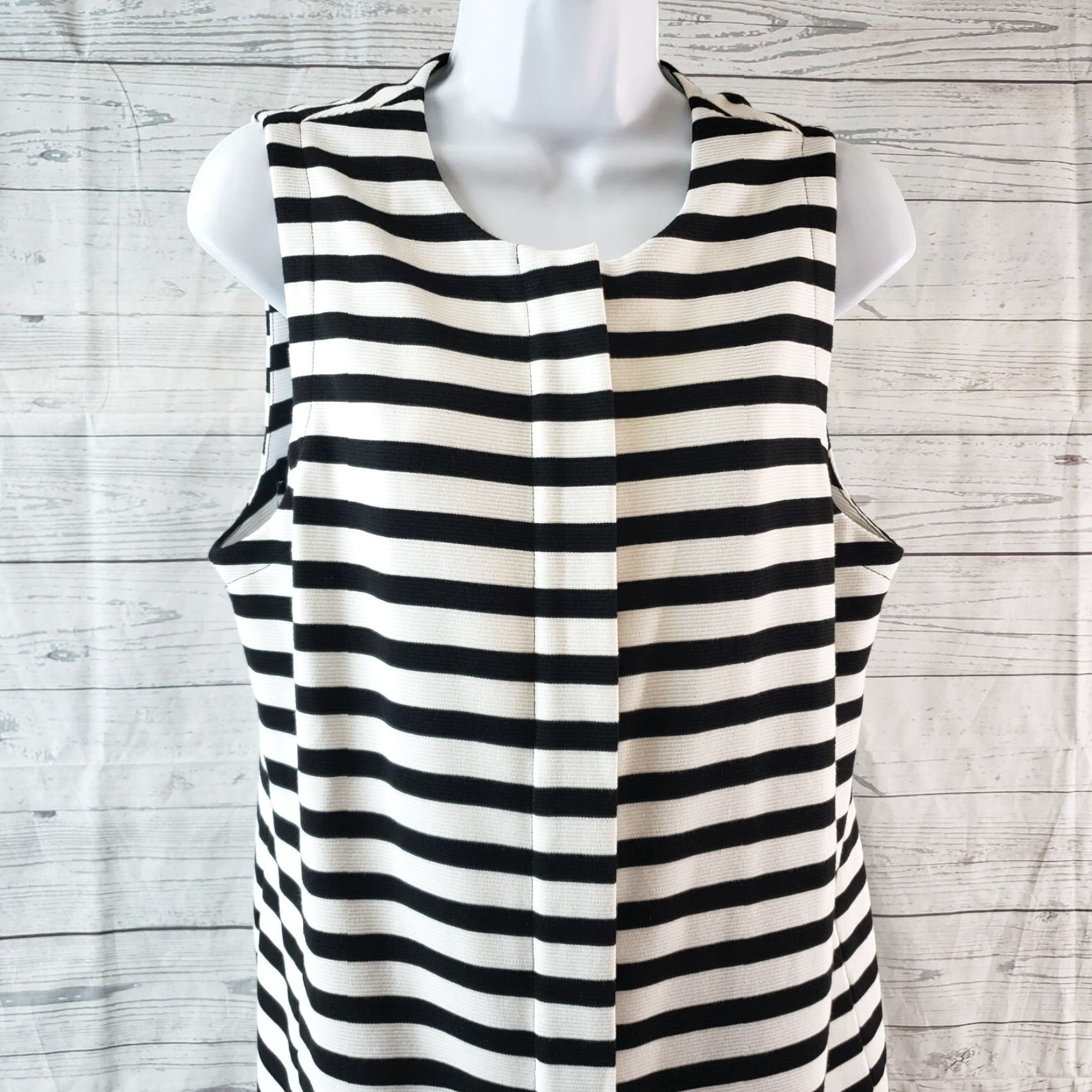 Vintage Chico's Women's Medium Size Black White Striped Vest Jacket User: User: Chico's Women's Medium Size Black White Striped Vest Jacket Size M / US 6-8 / IT 42-44 - 2 Thumbnail