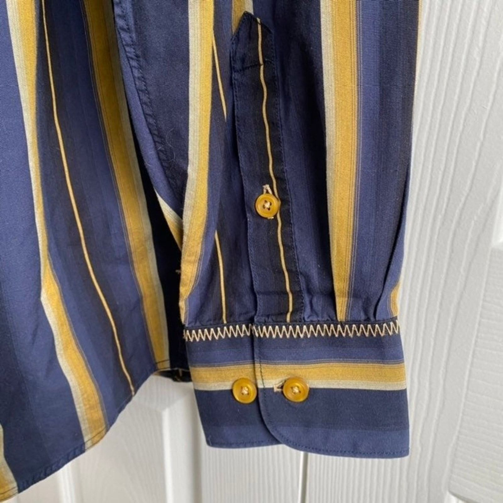 Tommy Bahama Men's striped shirt, button down long sleeve M Size Size US M / EU 48-50 / 2 - 4 Thumbnail