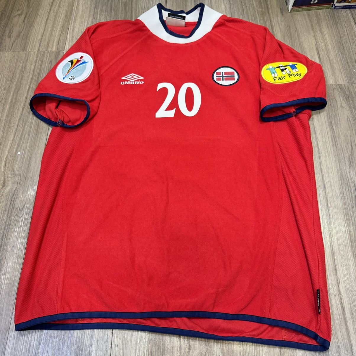 Umbro Norway Euro2000 home shirt #20 Solskjaer Size US XL / EU 56 / 4 - 1 Thumbnail