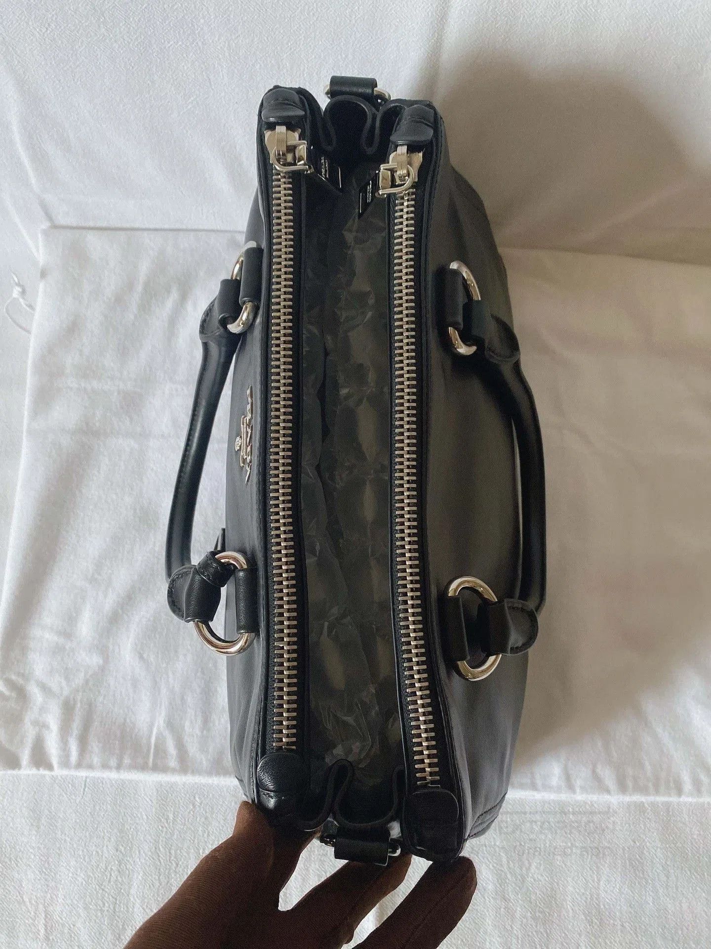 Prada Prada Black Soft Leather Medium Bag. Size ONE SIZE - 3 Thumbnail
