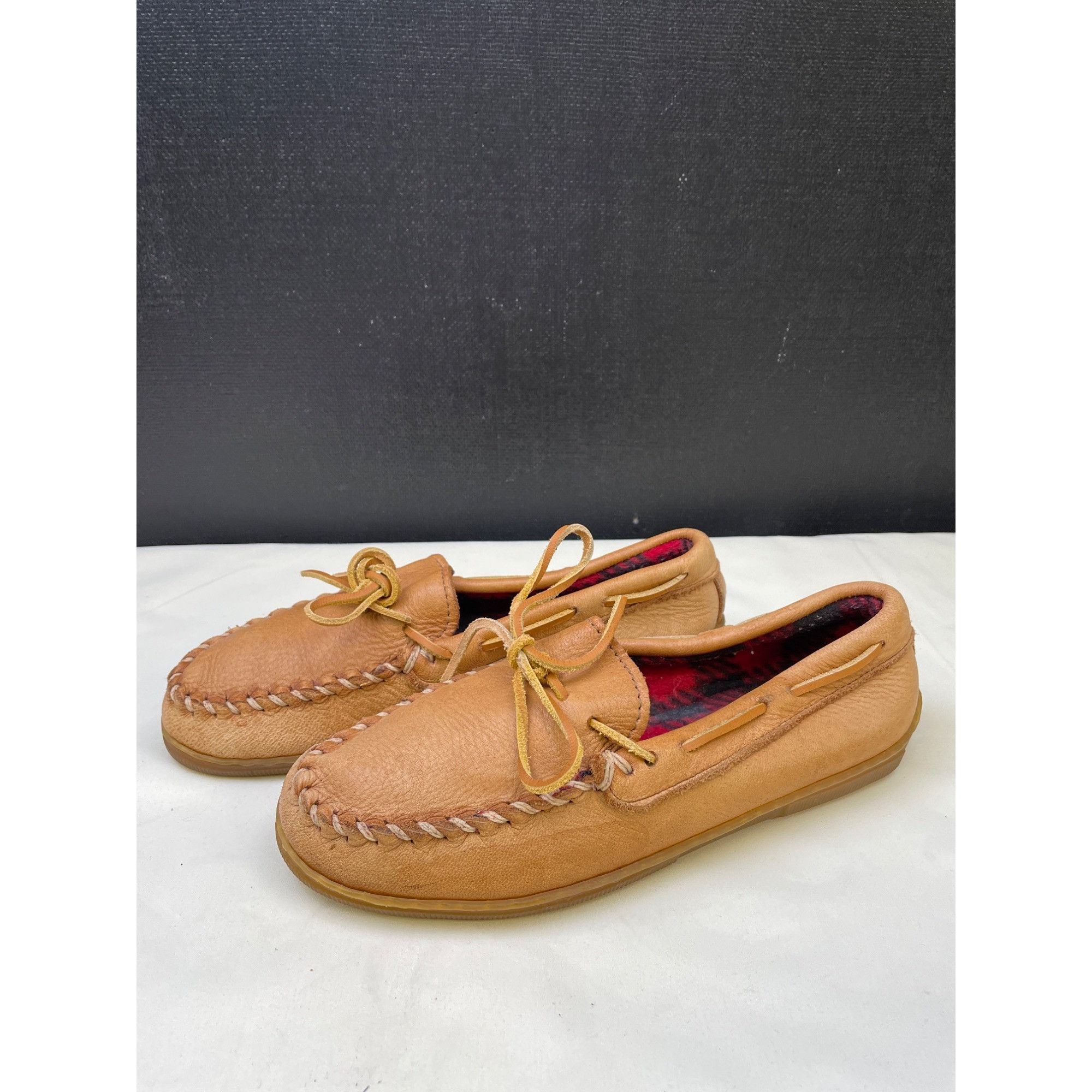 Minnetonka Minnetonka Women's Leather Tan Moccasins / Shoes flannel ins Size US 9 / IT 39 - 1 Thumbnail