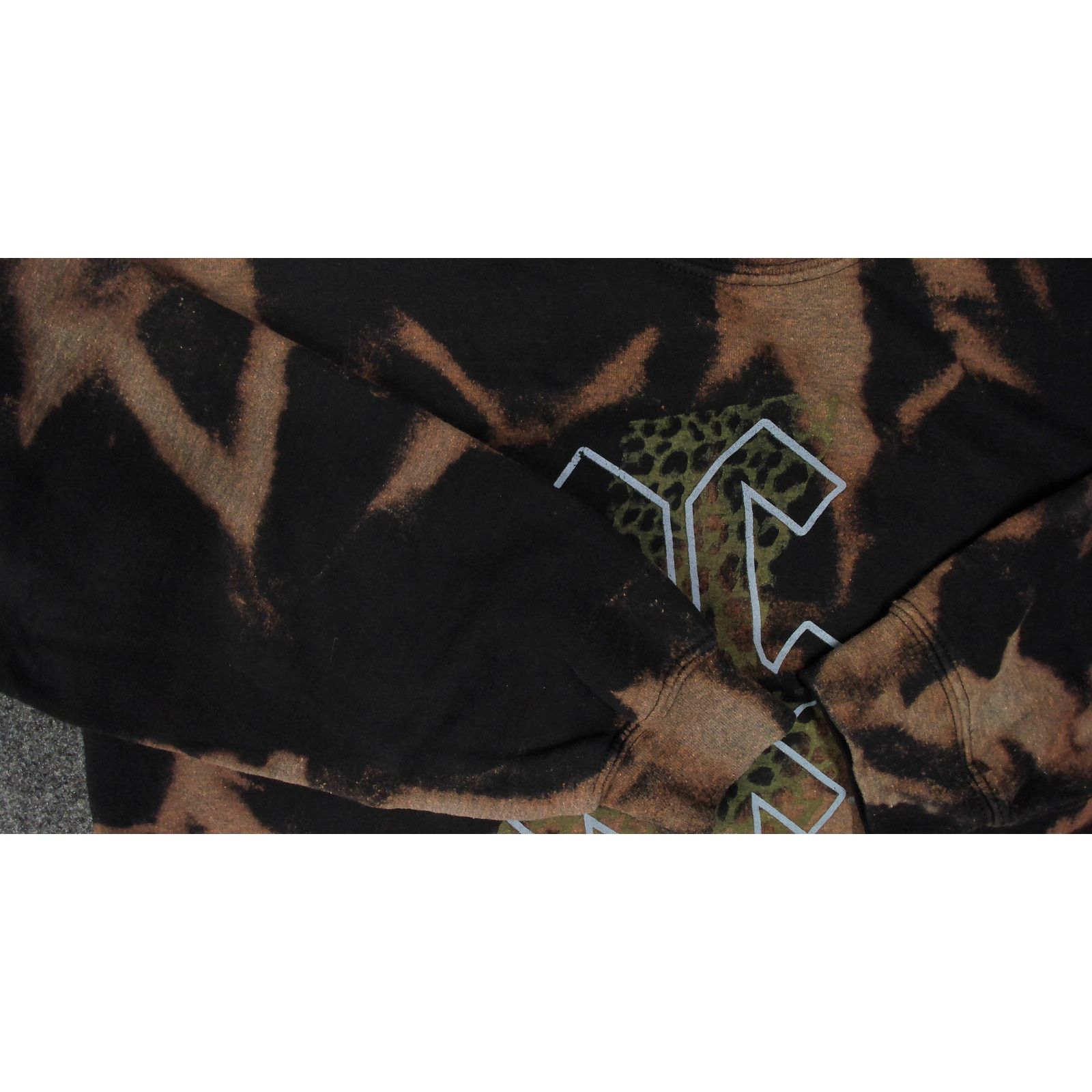 Other Reworked Bleach ACDC Leopard Lightning Bolt Sweatshirt Size L / US 10 / IT 46 - 8 Thumbnail