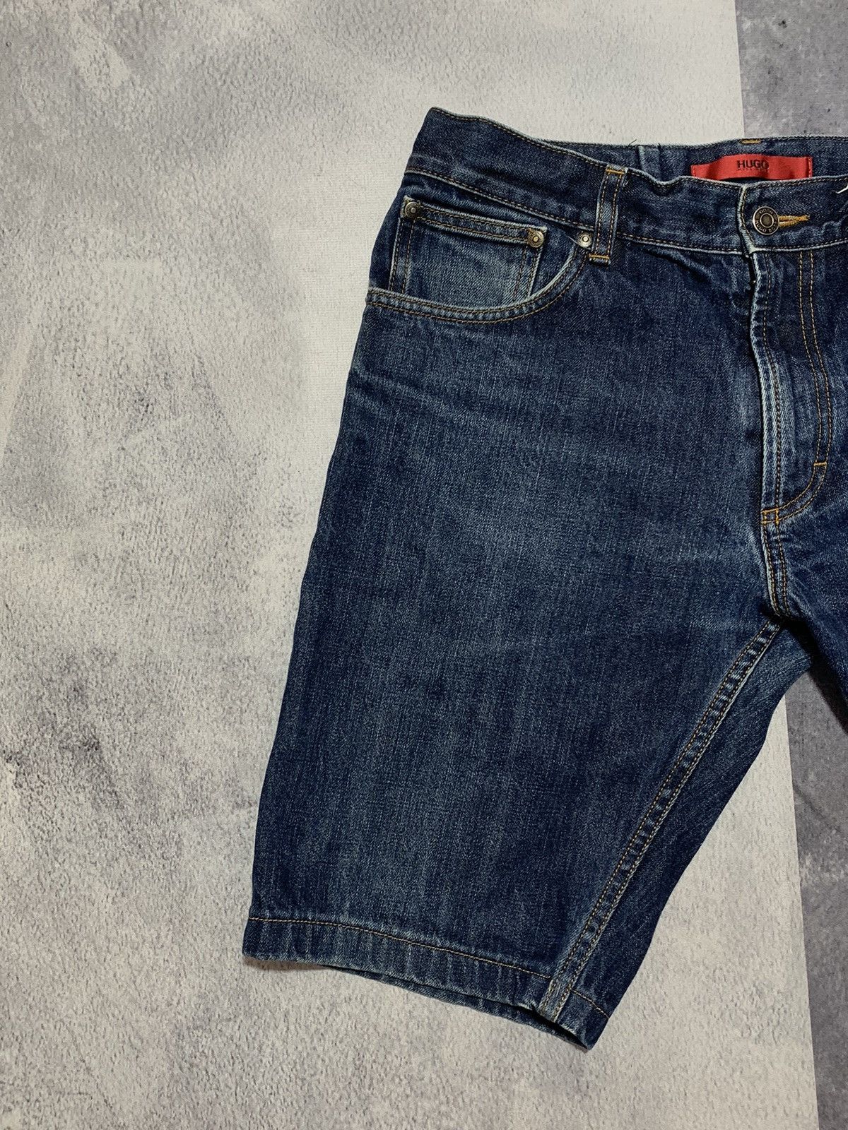 Hugo Boss × Vintage Vintage Y2K Hugo Boss denim shorts streetwear size 31 Size US 31 - 2 Thumbnail