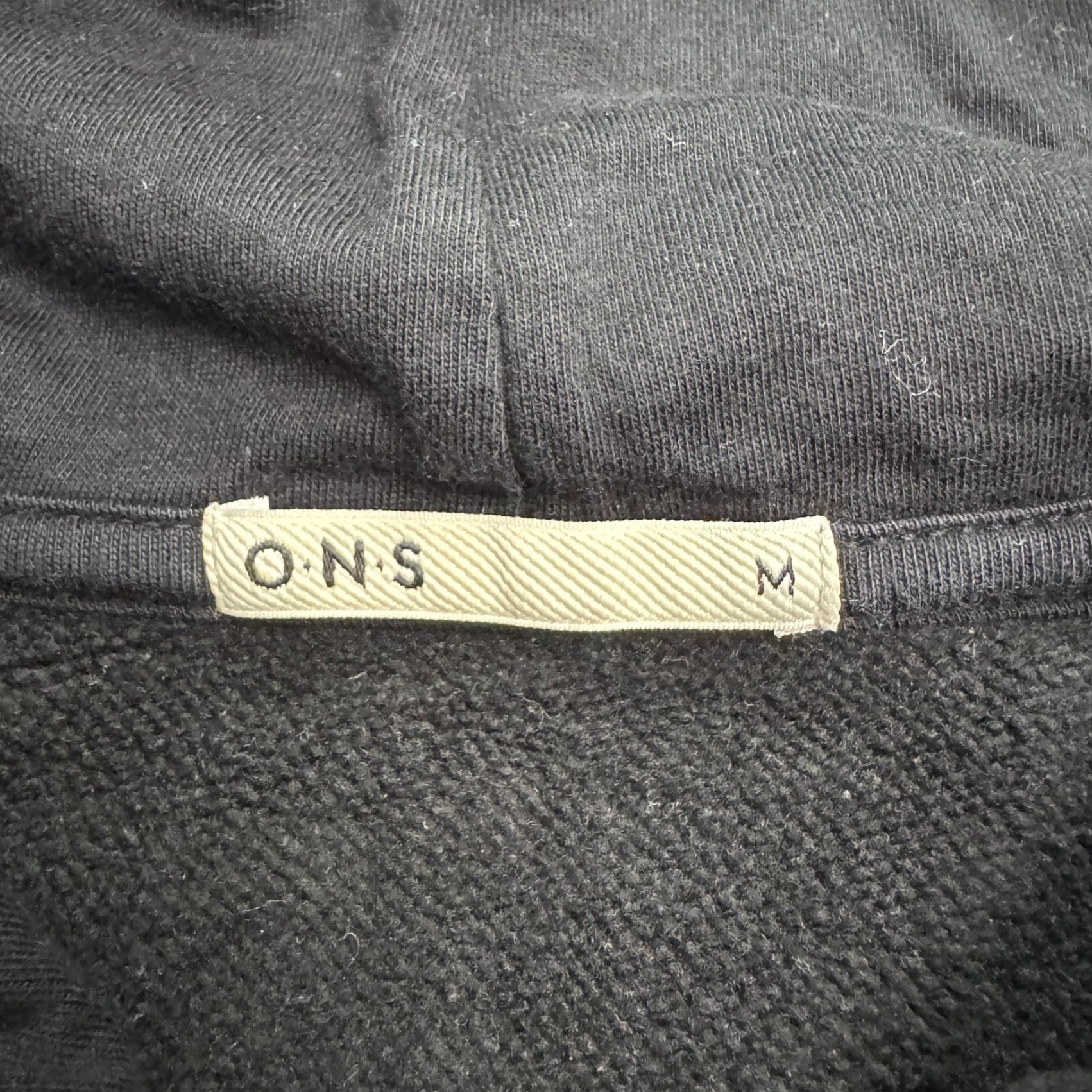 Vintage O.N.S Hoodie Pullover Sweatshirt Mens Medium Black Polycotton Raglan Sleeve Size US M / EU 48-50 / 2 - 4 Thumbnail