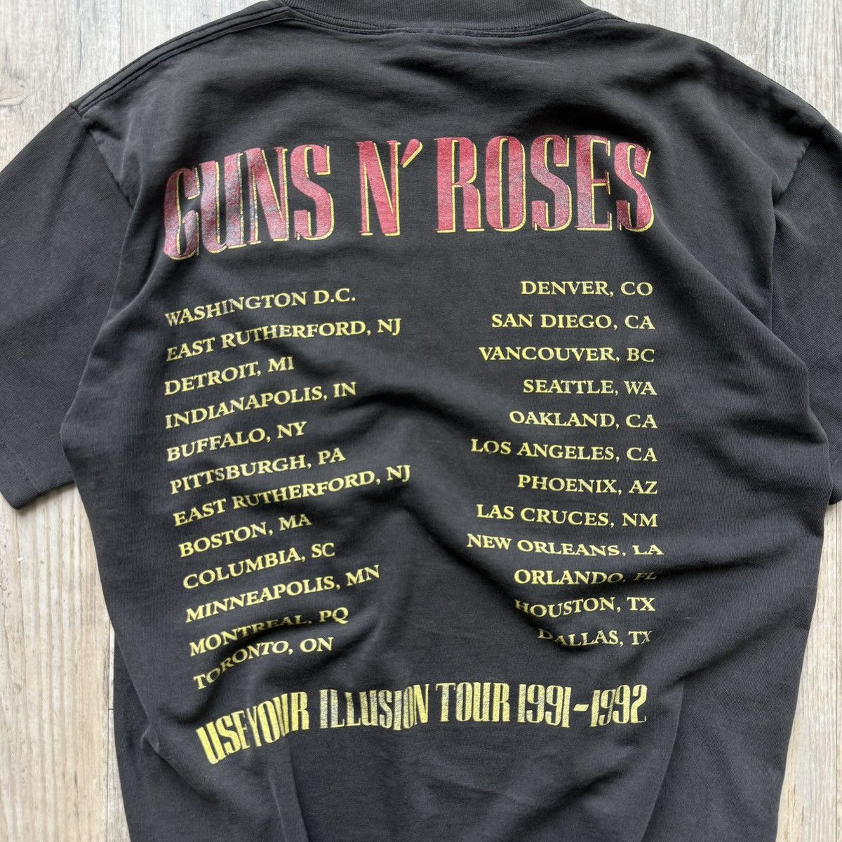Band Tees 1992 Guns N'Roses Use your Illusion Tour Tee Size US M / EU 48-50 / 2 - 3 Thumbnail