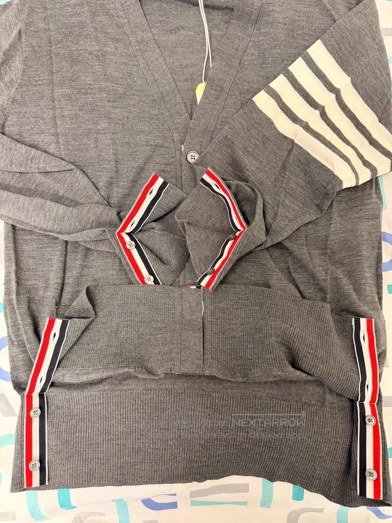 Thom Browne Thom Browne Classic Grey Wool Cardigan Size US XL / EU 56 / 4 - 3 Thumbnail