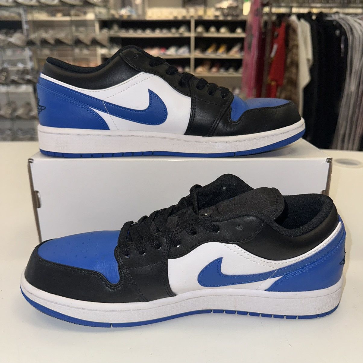 Jordan Brand Size 10 - Nike Air Jordan 1 Low Royal Toe 553558-140 Size US 10 / EU 43 - 2 Thumbnail