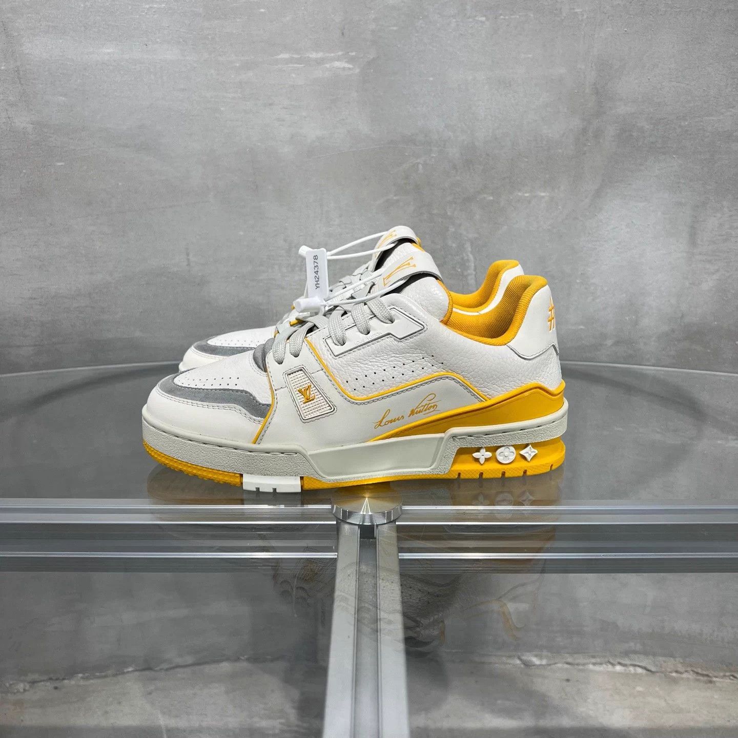 Louis Vuitton LV Trainer white yellow UK2/36 Size US 5 / IT 35 - 3 Thumbnail