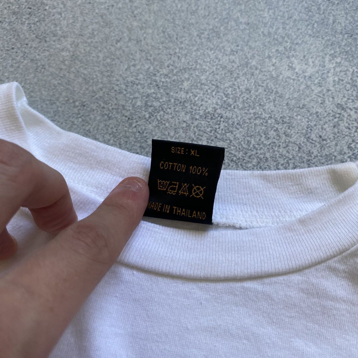 Other Tin Tin land of black gold vintage t-shirt Size US L / EU 52-54 / 3 - 7 Thumbnail