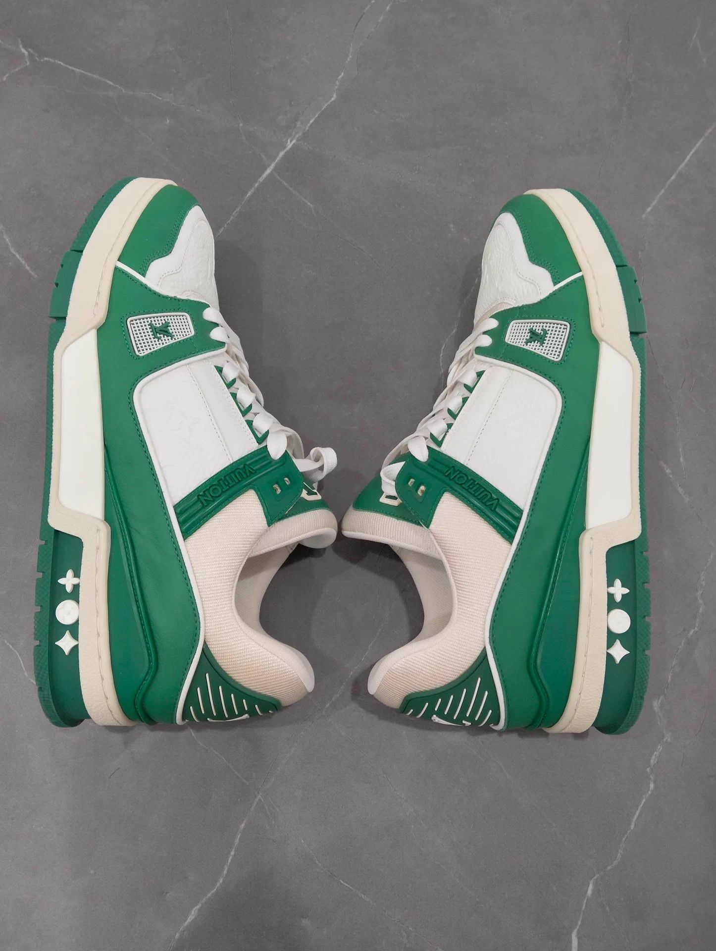 Louis Vuitton LV Trainer 42 (22) Size US 9 / EU 42 - 3 Thumbnail