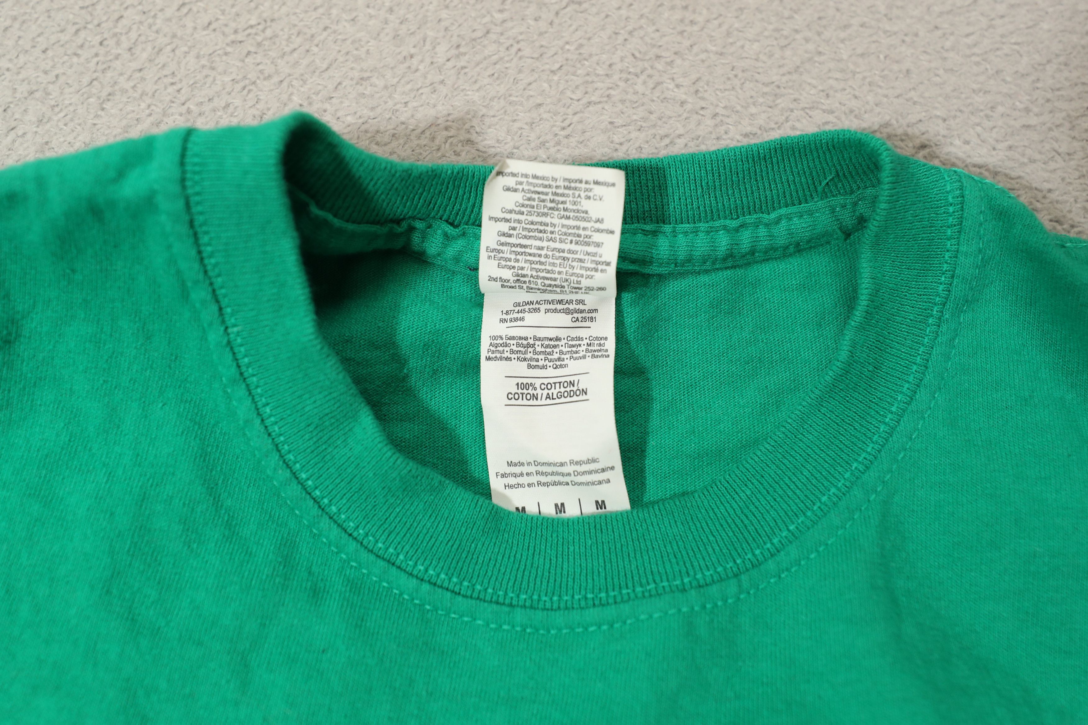 Gildan × Vintage Familia Amor Tokyo Japan Green Tee (M) Size US M / EU 48-50 / 2 - 10 Thumbnail