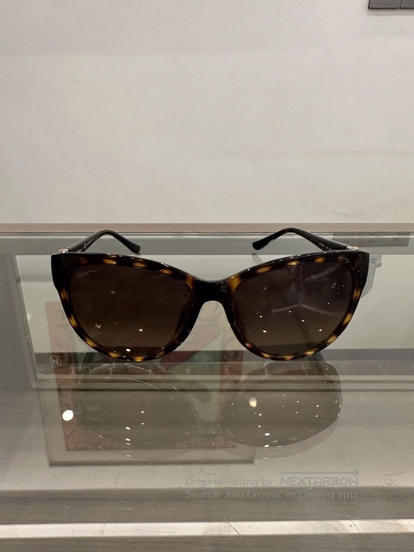Salvatore Ferragamo Ferragamo Amber Side Metal Logo Sunglasses. Size ONE SIZE - 3 Thumbnail