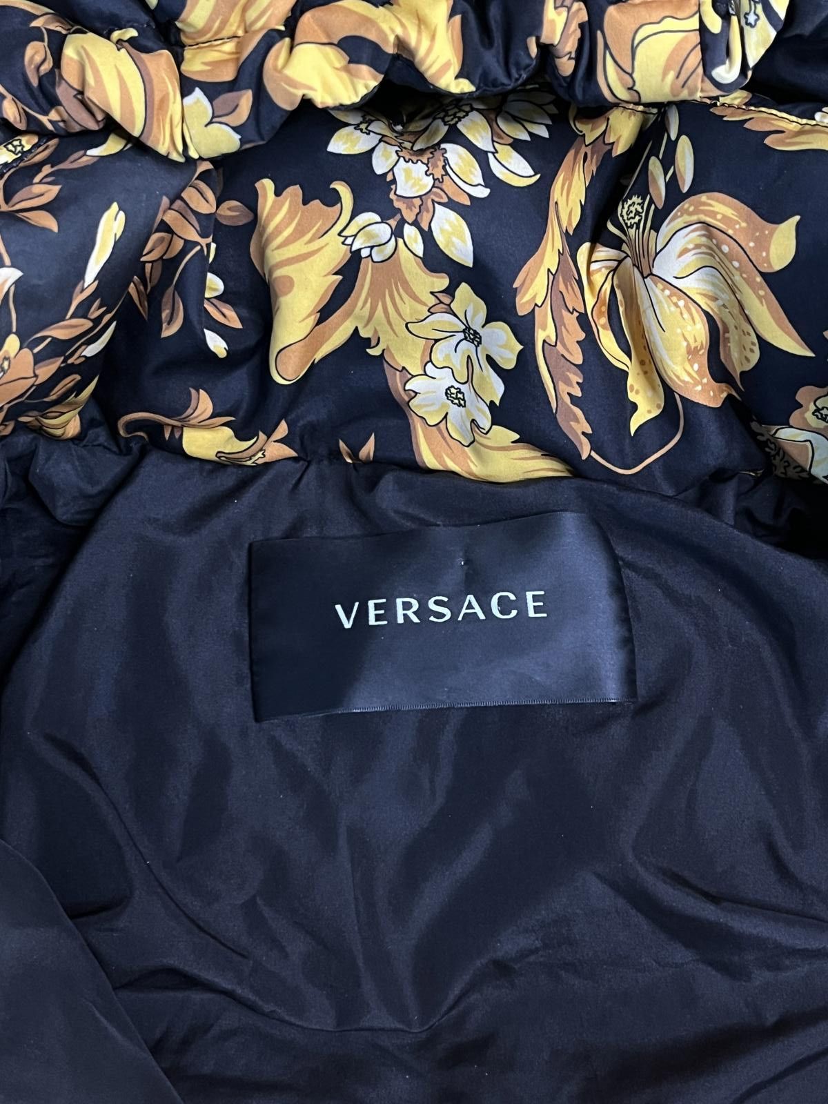 Versace Versace Baroque Print Puffer Jacket Medusa NFC size 38 Size S / US 4 / IT 40 - 5 Thumbnail