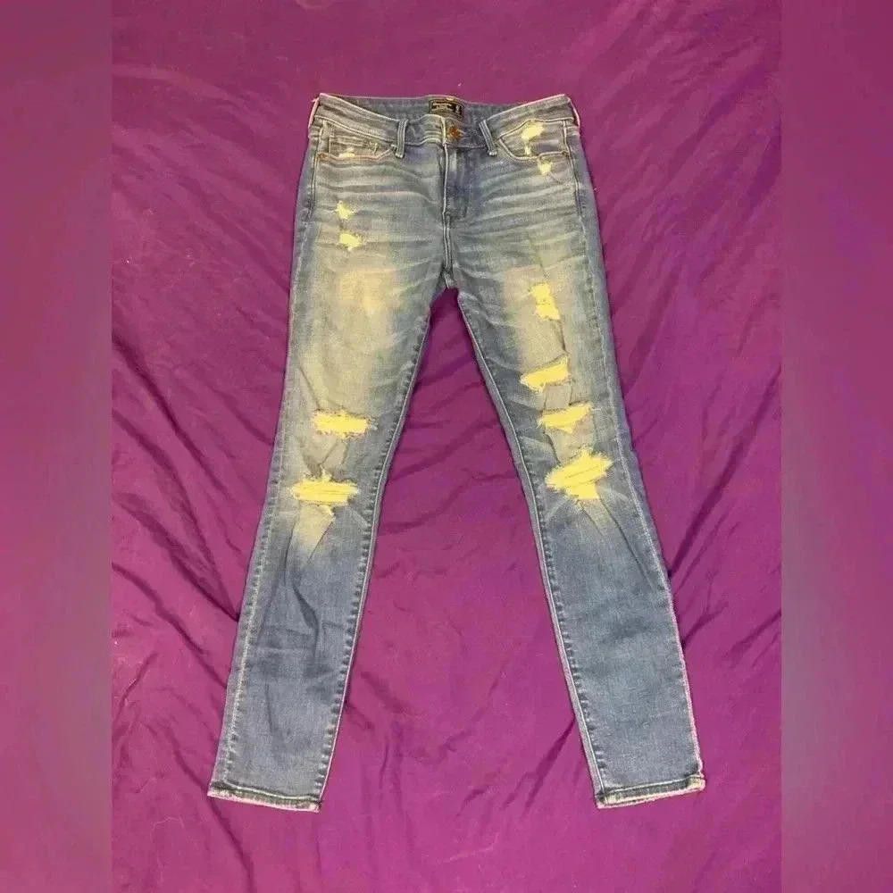 Abercrombie & Fitch Abercrombie & Fitch Distressed Skinny Jeans Size 27" / US 4 / IT 40 - 1 Thumbnail