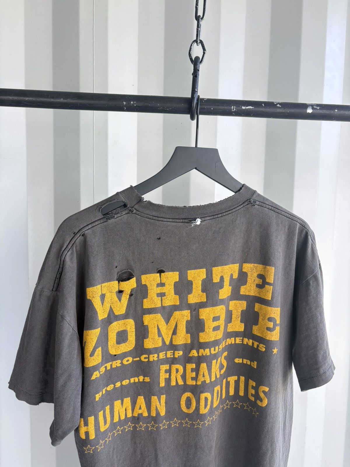 Band Tees Vintage White Zombie Freaks Shirt Faded Distressed GRUNGE Size US XL / EU 56 / 4 - 4 Thumbnail
