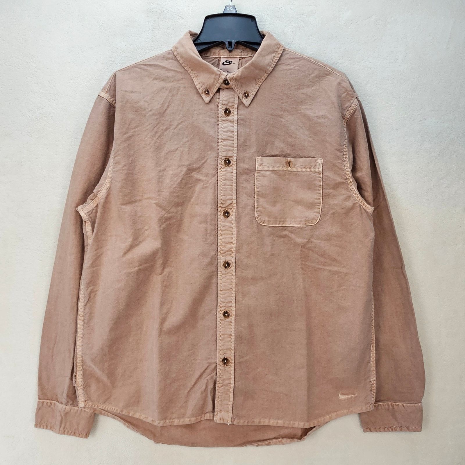 Nike NIKE MEN'S MEDIUM ACG-STYLE BUTTON DOWN OXFORD SHIRT TAN Size US M / EU 48-50 / 2 - 1 Thumbnail