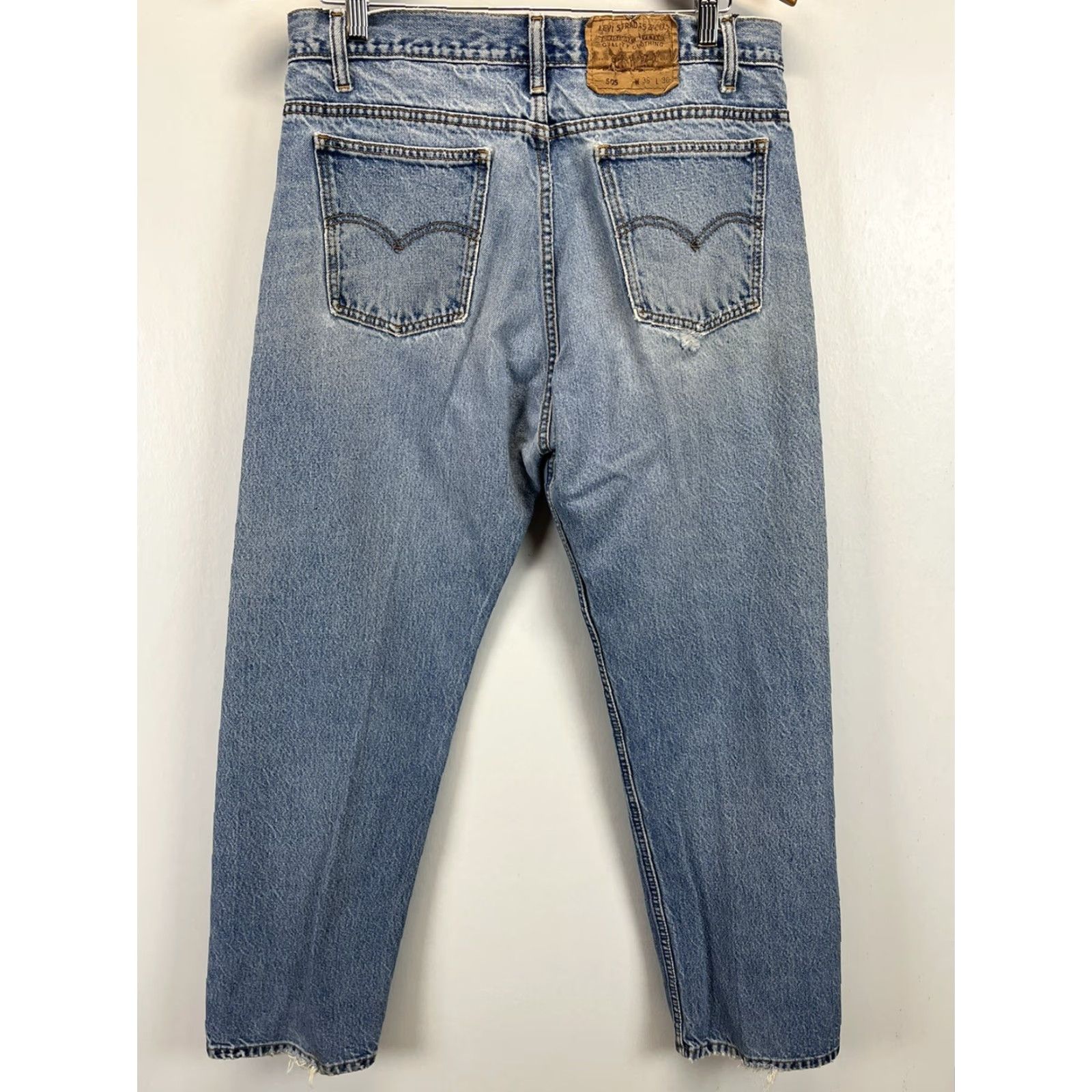 Levi's Mens Vintage Levi’s 505 Jeans Sz 36 X 30 READ 100% Cotton Levi's 505 Jeans Model Straight Style Cotton Blue Regular Men Size 36 Inseam 30 Size US 36 / EU 52 - 2 Thumbnail