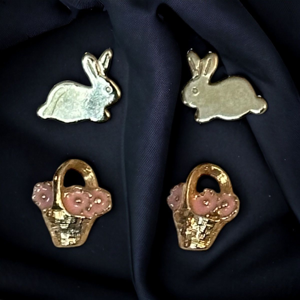 Vintage Vintage Avon gold tone bunnies and flower basket earrings Size ONE SIZE - 1 Thumbnail