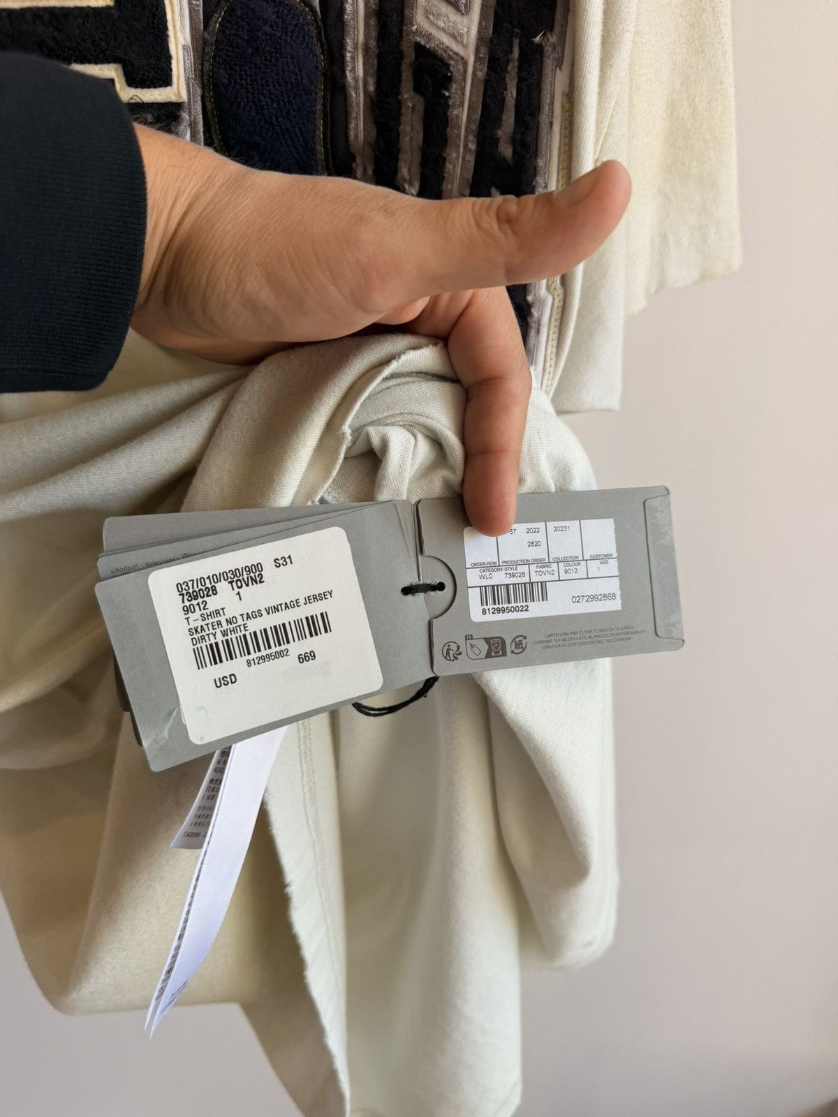 Balenciaga BALENCIAGA Men's Skater T Shirt Oversized In Neutral Size 1 Size US XXS / EU 40 - 17 Thumbnail