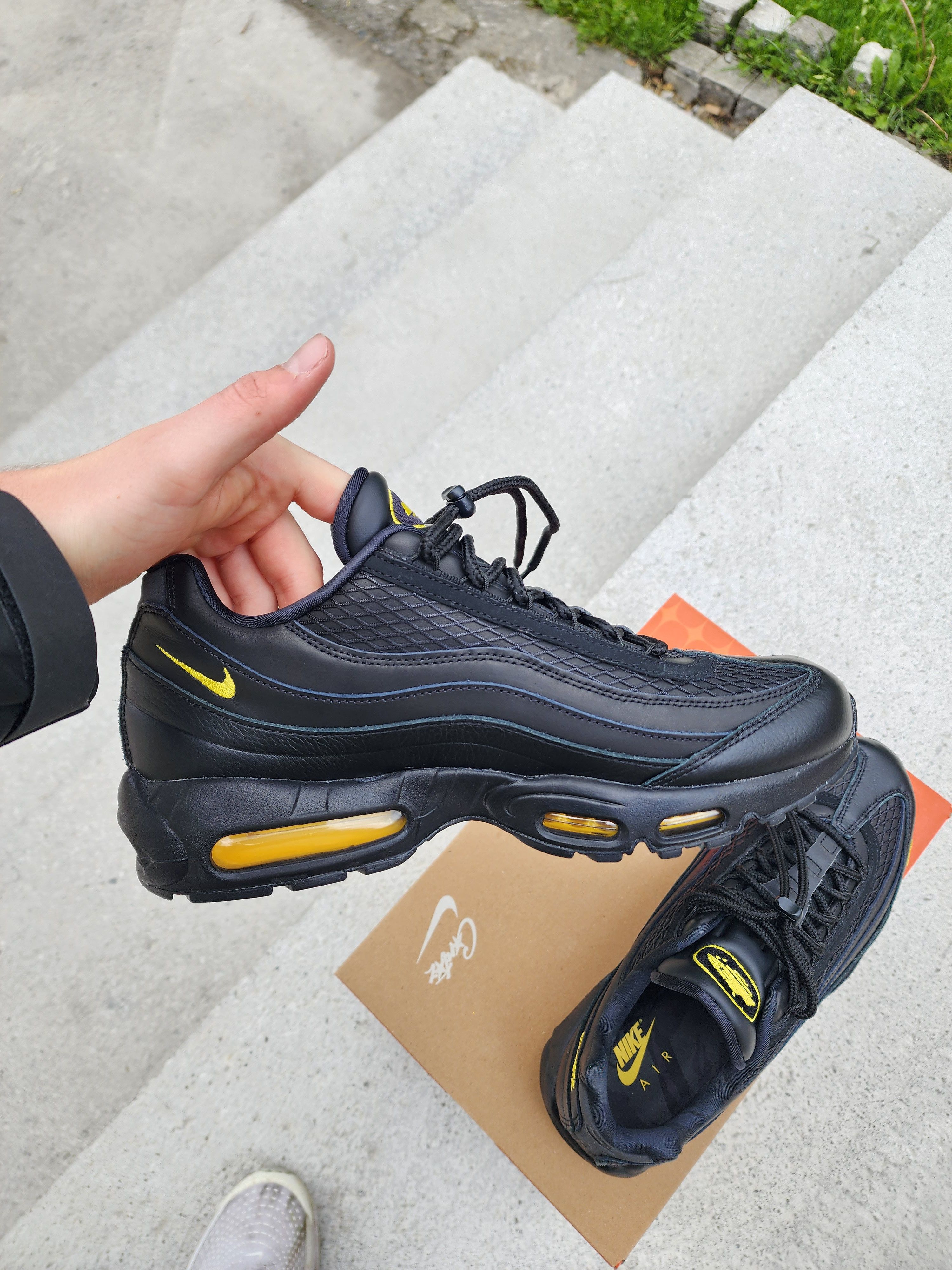 Corteiz × Nike Corteiz x Nike Airmax 95 Honey Black [US11 EU45] Size US 11 / EU 44 - 5 Thumbnail