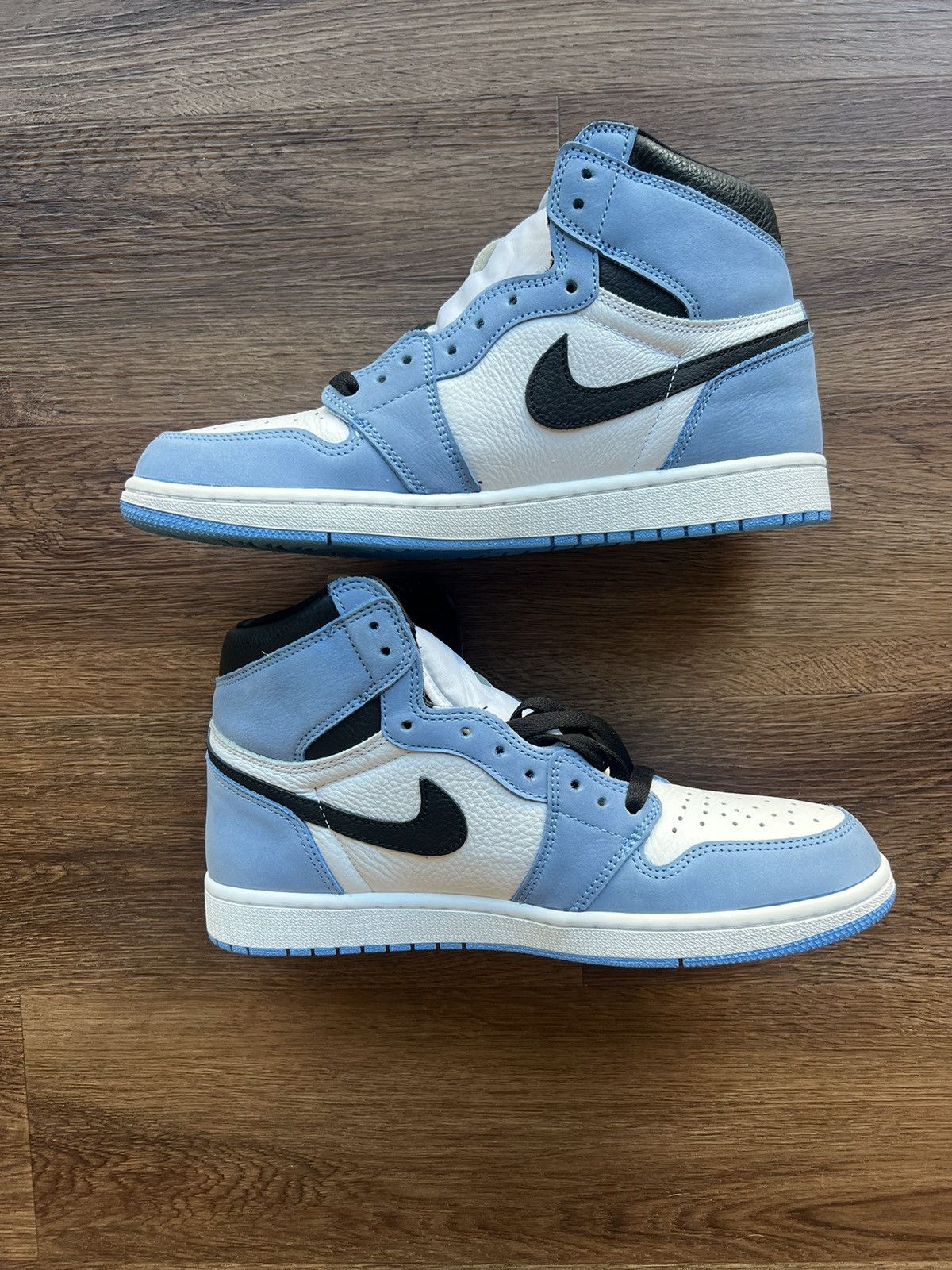 Jordan Brand Men’s Air Jordan 1 OG High Retro University Blue Sneakers Size US 10.5 / EU 43-44 - 2 Thumbnail