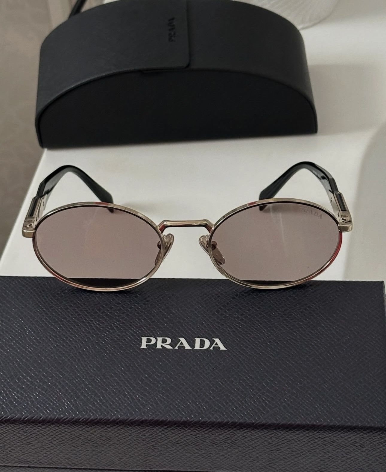PRADA オハルフレムサンクラス PR65ZS ZVN20I PR 65ZS Prada Sunglasses ZVN20I Pale Gold - eye-oo.com