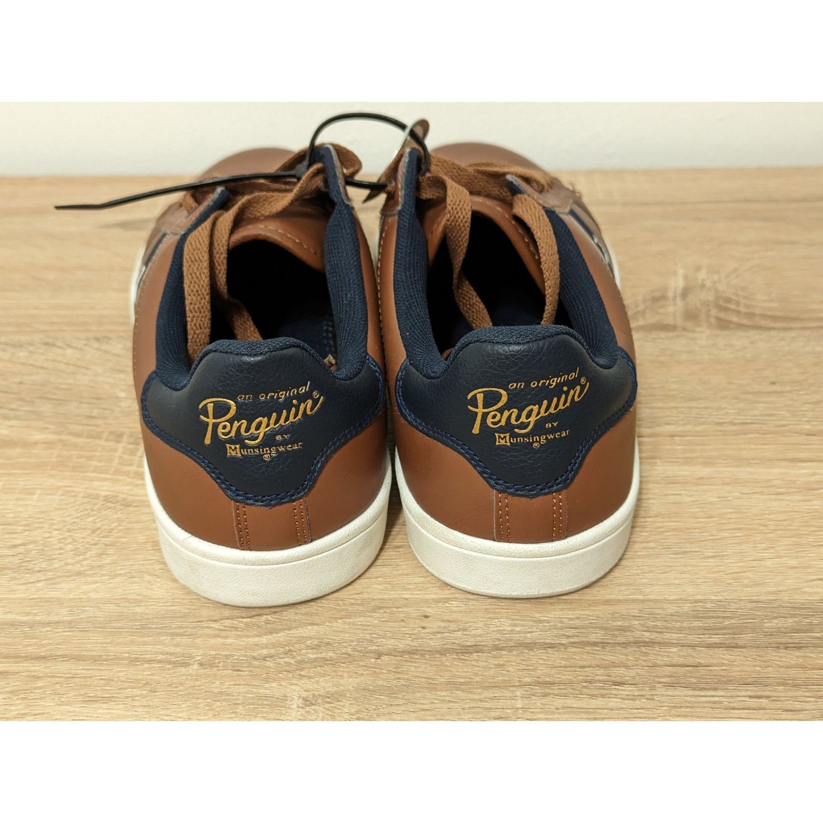 Original Penguin New Original Penguin Side Stripe Retro Sneakers in Brown sz9 Size US 9 / EU 42 - 4 Thumbnail