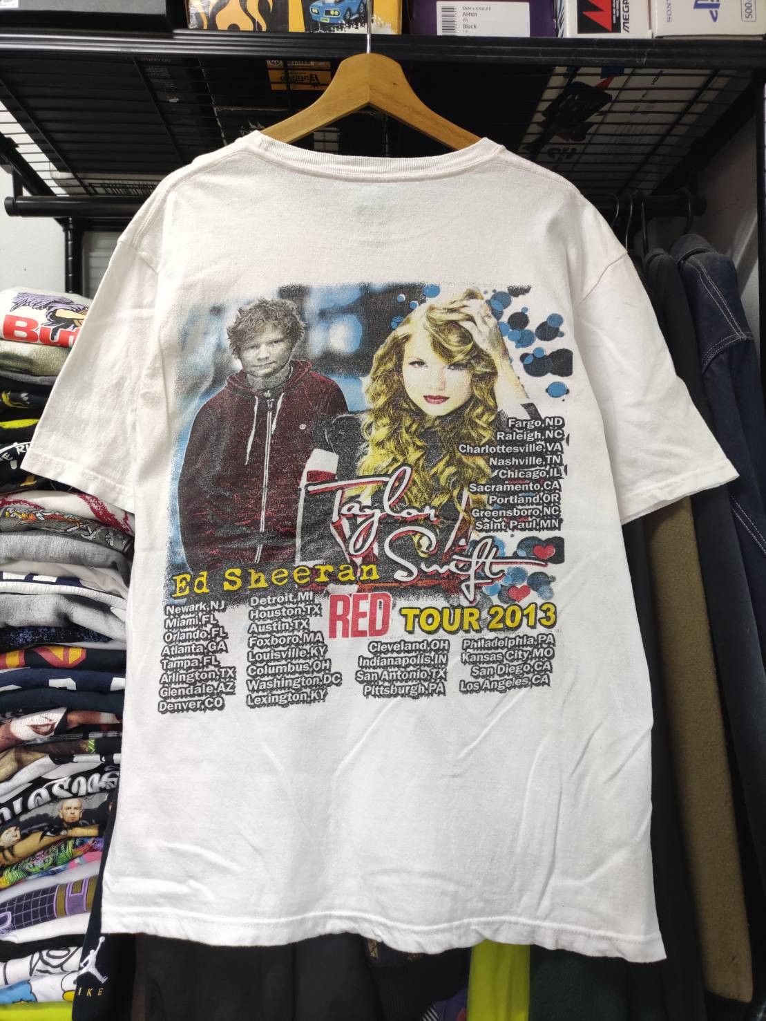 Band Tees Taylor Swift & Ed Sheeran The Red Tour T-Shirt Size US M / EU 48-50 / 2 - 2 Thumbnail
