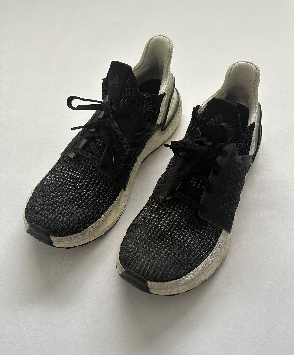 Adidas Adidas Ultraboost 4.0 Oreo Used Running Sneakers Size US 10 / EU 43 - 1 Thumbnail