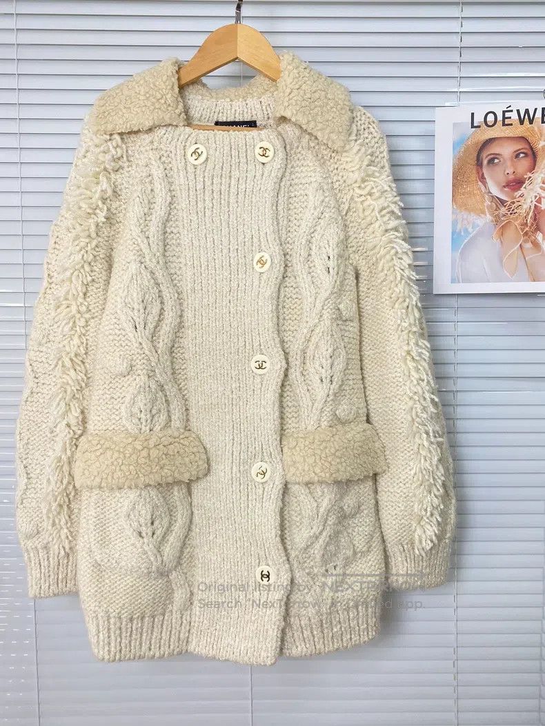 Chanel Chanel Beige knitted cardigan coat Size XS / US 0-2 / IT 36-38 - 1 Thumbnail