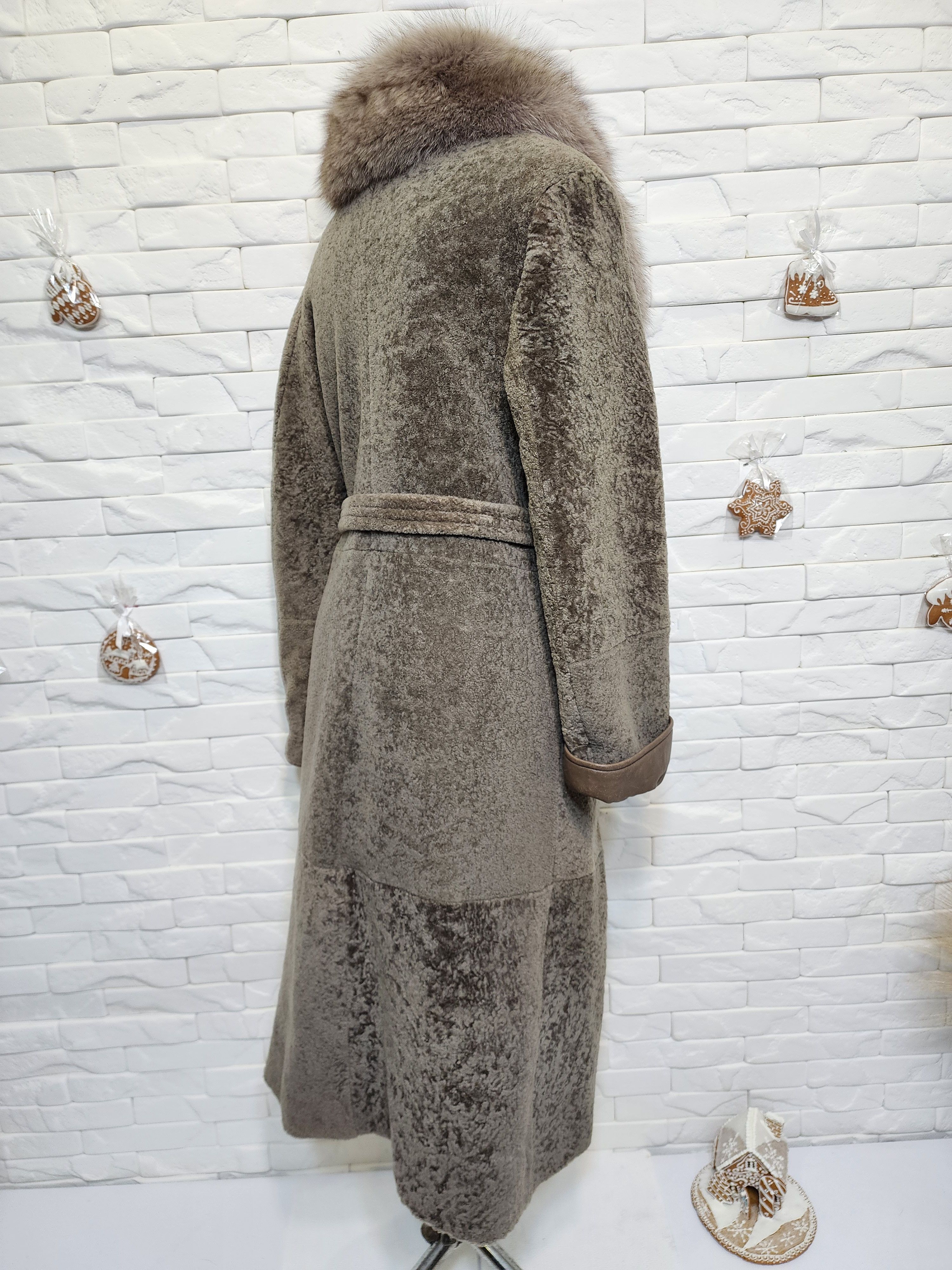 Other Gray Sheepskin Coat: Women's Fur Belted Winter Coat Size M / US 6-8 / IT 42-44 - 5 Thumbnail