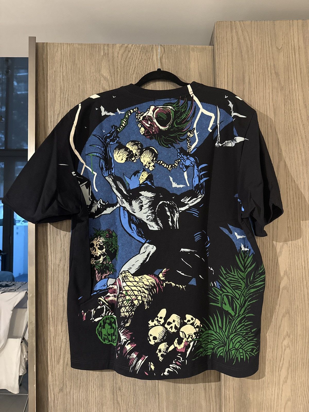 Supreme Hypekea Batman Predator AOP Modern Boot Tshirt Size US XL / EU 56 / 4 - 2 Thumbnail