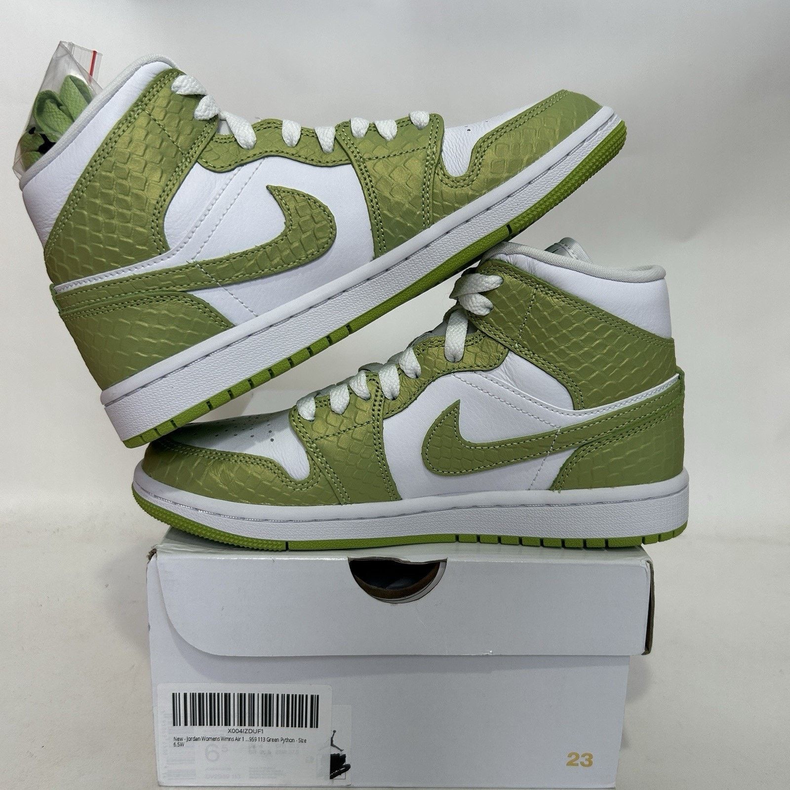 Jordan Brand Nike Air Jordan 1 Retro Mid SE WMNS “Green Python” Size US 6.5 / IT 36.5 - 3 Thumbnail