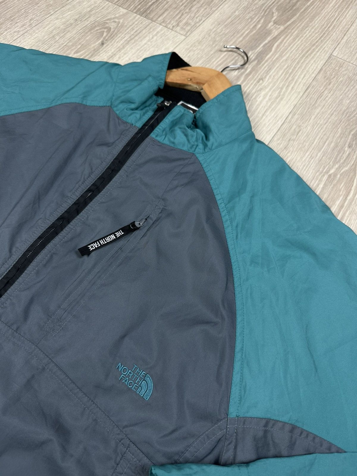 The North Face Vintage The North Face Light Jacket Windbreaker Size L Size US L / EU 52-54 / 3 - 5 Thumbnail