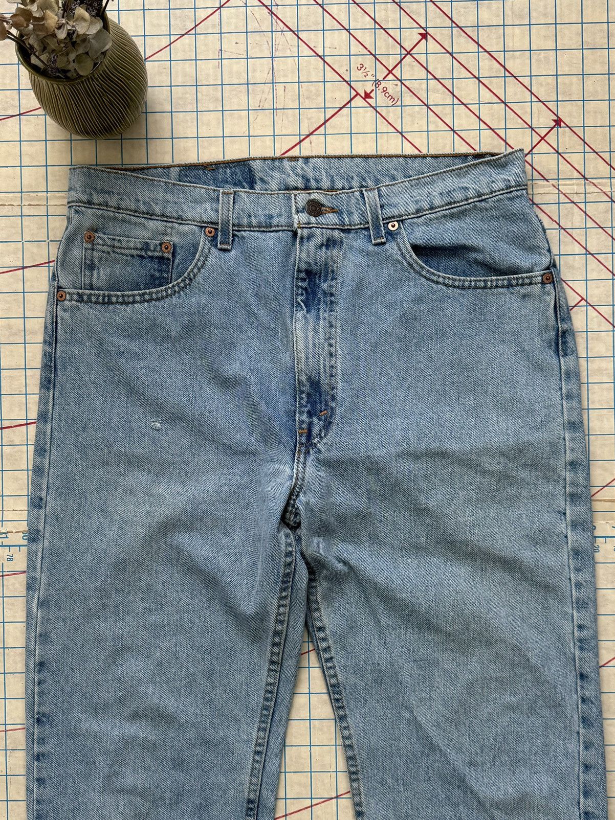 Levi's × Levi's Vintage Clothing × Vintage Levi’s 505 Light Stonewash Vintage Jeans Fits 36 Regular Fit Size US 36 / EU 52 - 4 Thumbnail