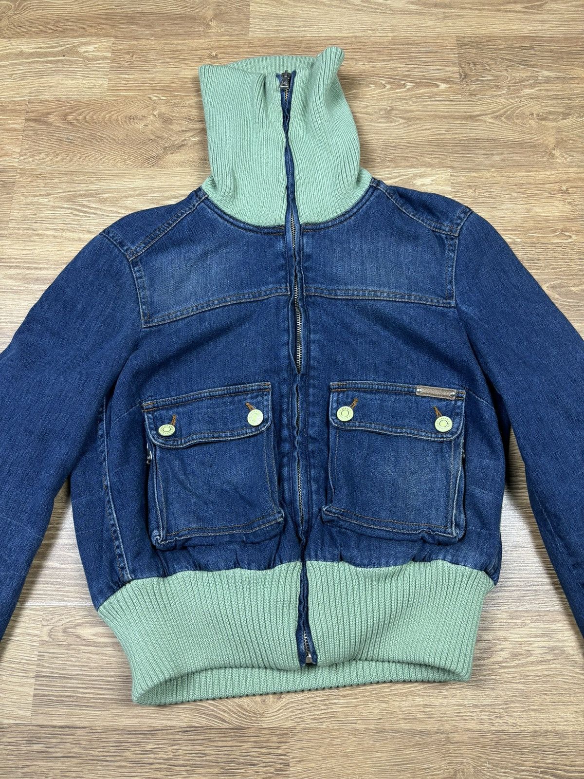 Dolce & Gabbana 2000s Dolce & Gabbana Cropped Denim Bomber Jacket Size M / US 6-8 / IT 42-44 - 3 Thumbnail