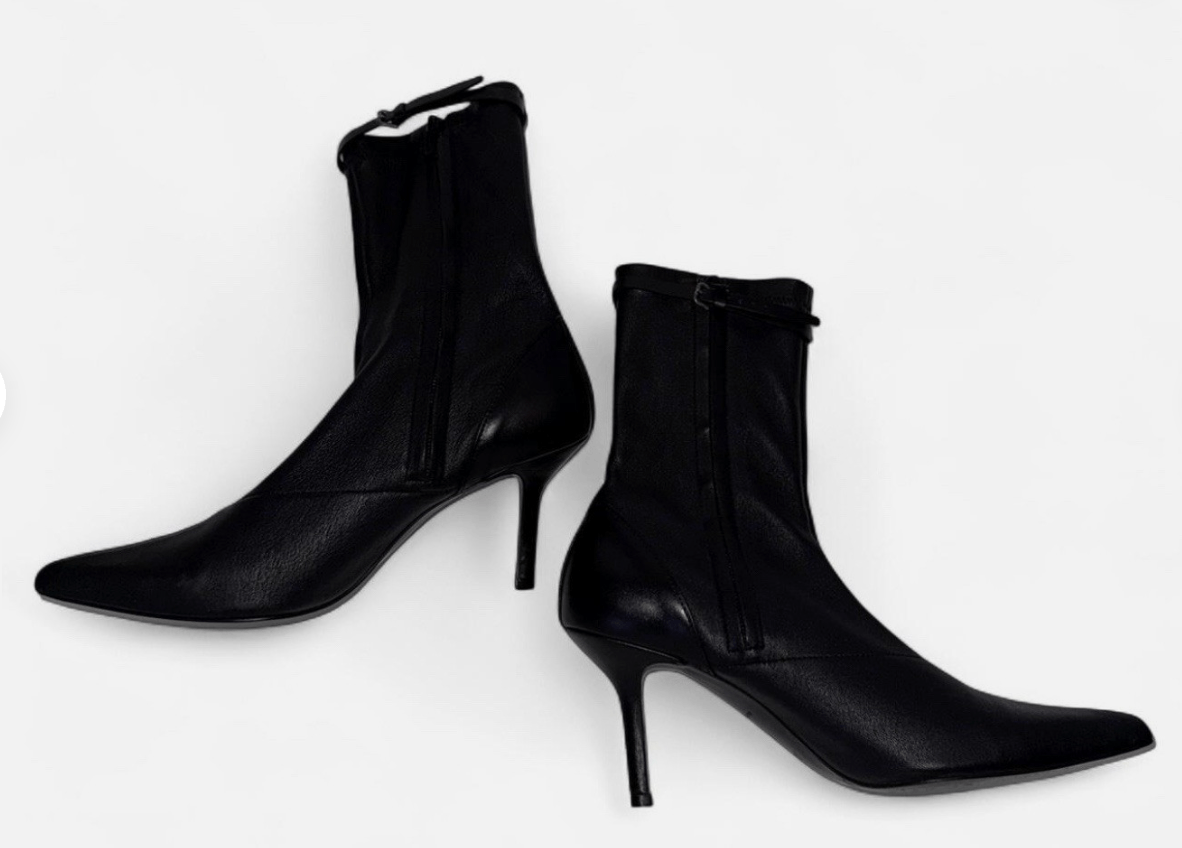 Juun.J JUUN.J pointed ankle boots black with logo Size US 7.5 / IT 37.5 - 7 Thumbnail