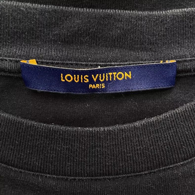 Louis Vuitton Louis Vuitton Warm Logo printed short-sleeved T-shirt 2504- Size US L / EU 52-54 / 3 - 5 Thumbnail