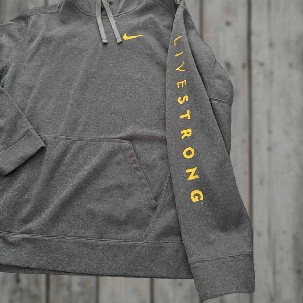 Nike VINTAGE Nike Livestrong Hoodie Mens L Gray Pullover Fleece Athletic Armstong Lite Size US L / EU 52-54 / 3 - 1 Thumbnail