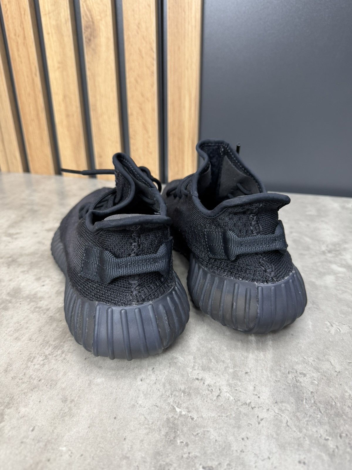 Adidas Adidas Yeezy Boost 350 V2 Onyx Size Us 8 Size US 8 / EU 41 - 5 Thumbnail
